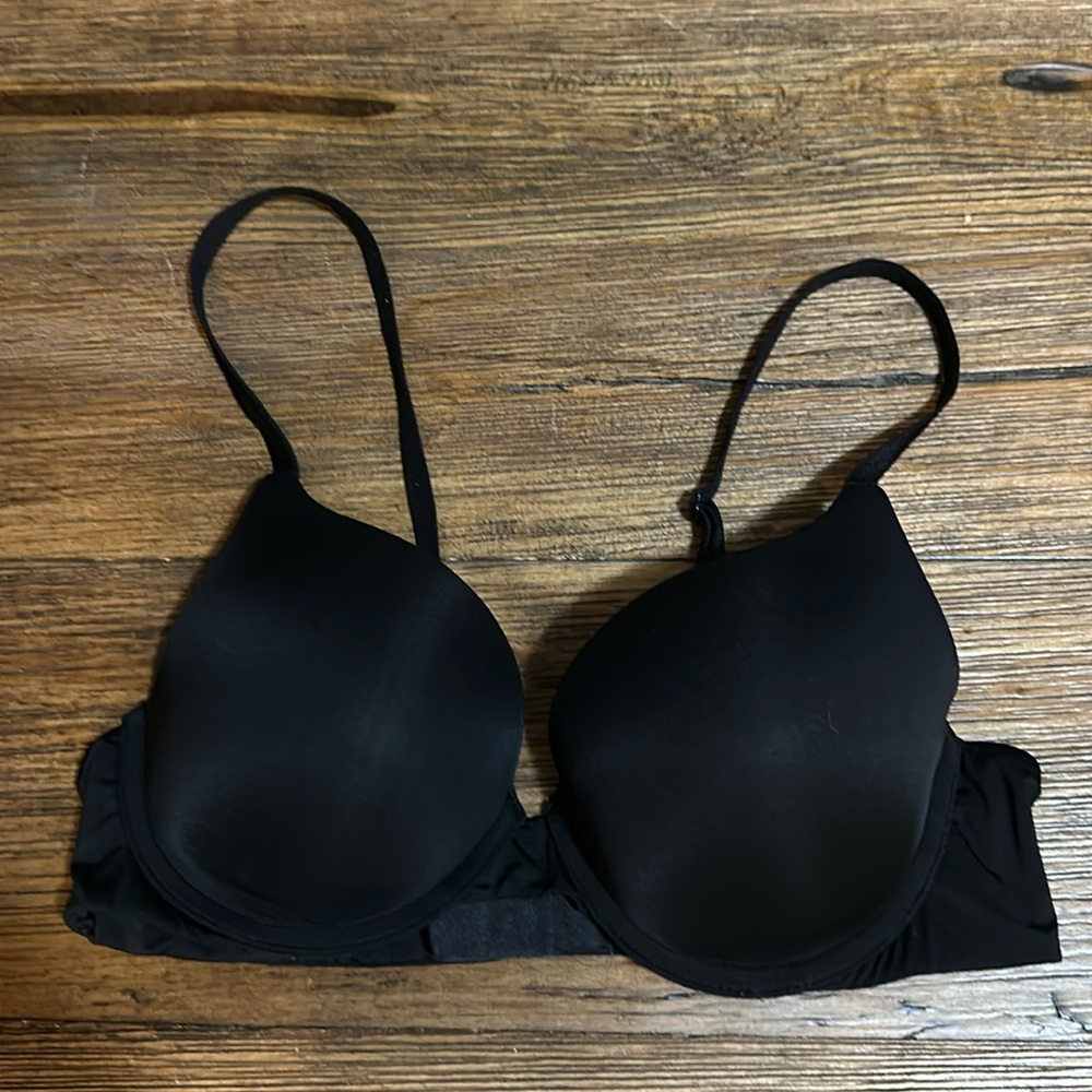 Victorias Secret t shirt push-up full coverage bra, black, size 34B